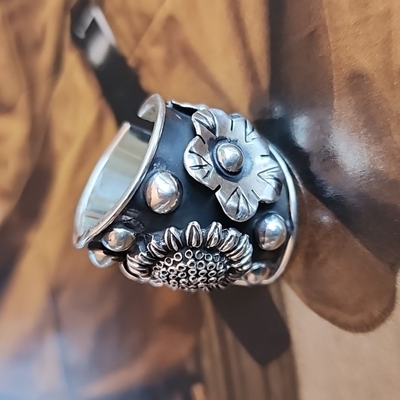 Sterling Silver Floral & Sun Flower Statement Ring~ FITS 7-9 Adjustable